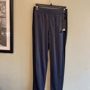 Adidas Boys Large  14/16 Shadow Navy NWT Cuffs  Sports  Comfortable School